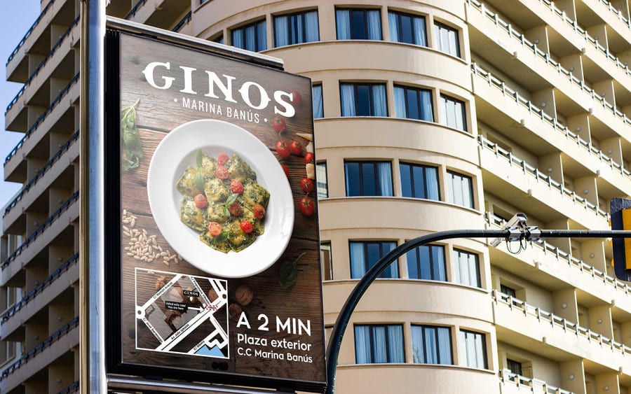 Mupi publicidad exterior para restaurante Ginos